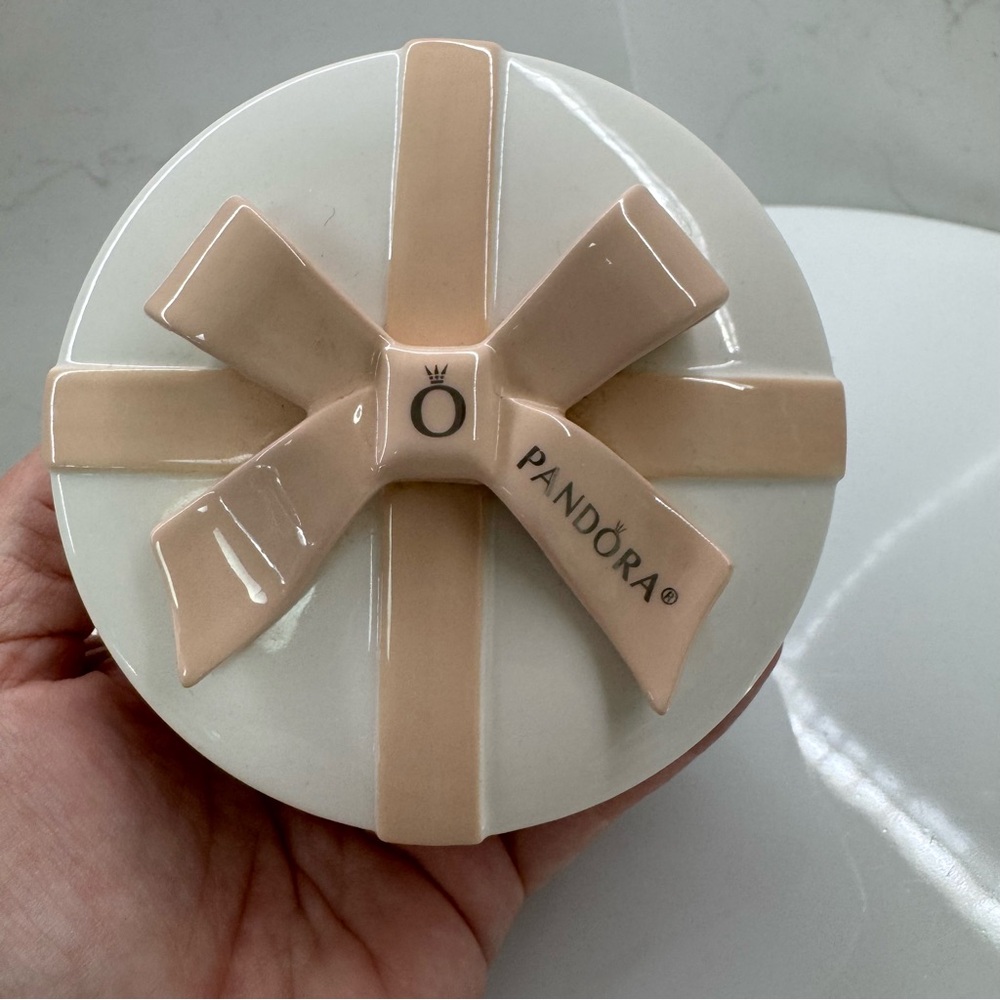 Pandora Cream and Tan Jewelry Bow Box